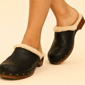 UGG VINTAGE Australia Kalie Sheepskin Studded Wooden Clogs Women’s Size 12